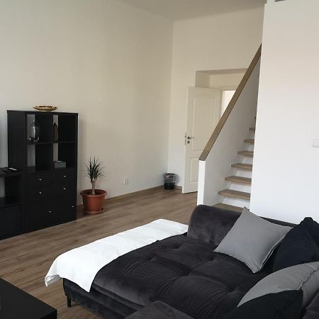 Fine Apartment In Centrum Of Slany With Aircondition Bagian luar foto