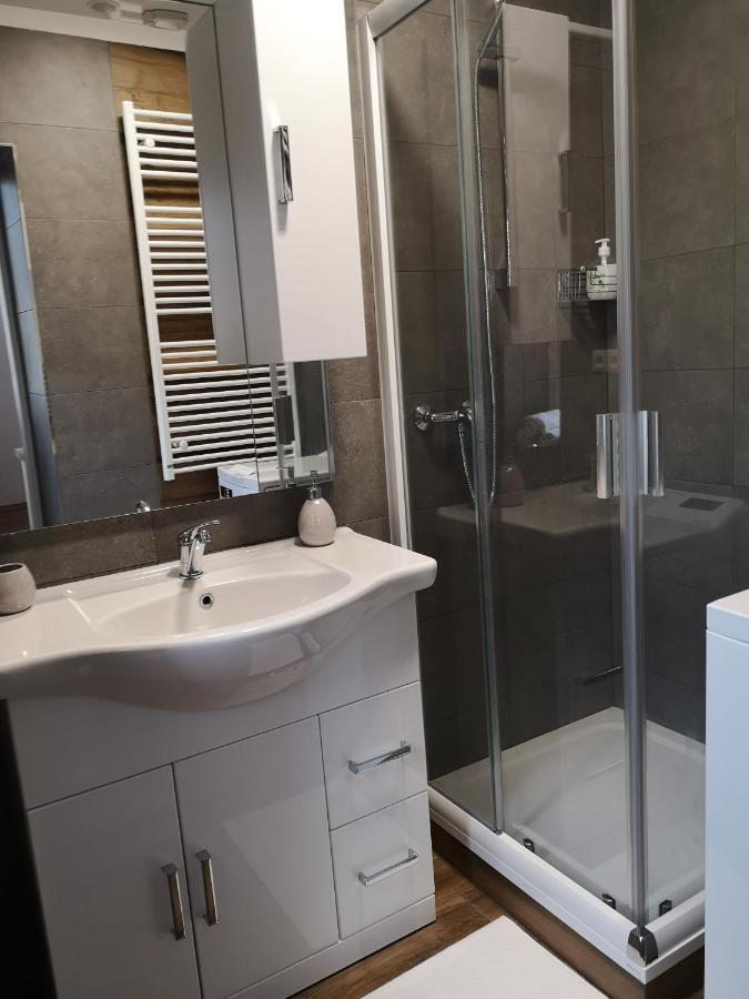 Fine Apartment In Centrum Of Slany With Aircondition Bagian luar foto